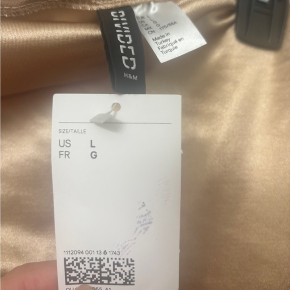 Gold Divided heart cut out mini - Picture 3 of 3